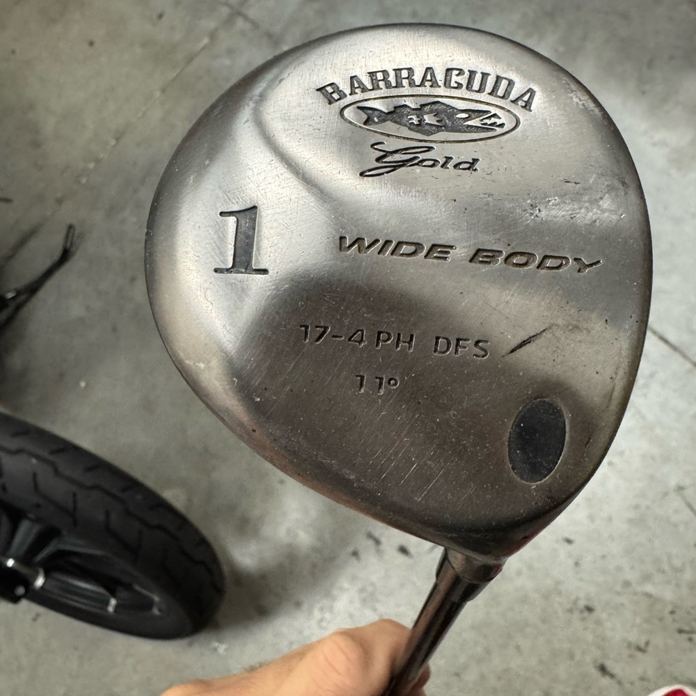Golf driver barracuda gold RH
Graphite shaft 
Used conditions